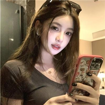伴游女王